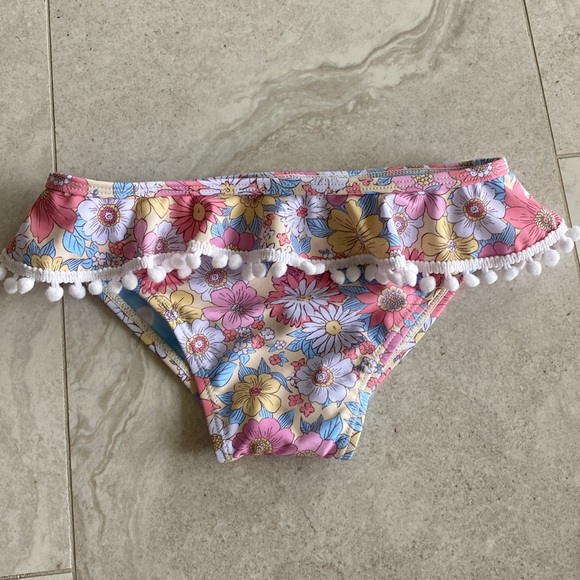 FEATHER 4 ARROW - SEASHELL BABY RUFFLE SET - FLOWER POWER - Picture 6 of 8